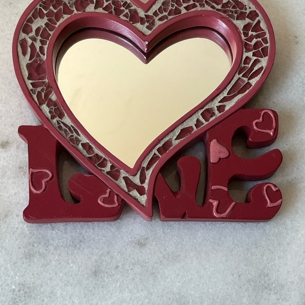 LOVE mini sign, wall decor mirror hanger, with Mosaic Red 4.5”x4.5” - Picture 5 of 9